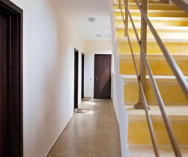 Penchevi 3* Варна