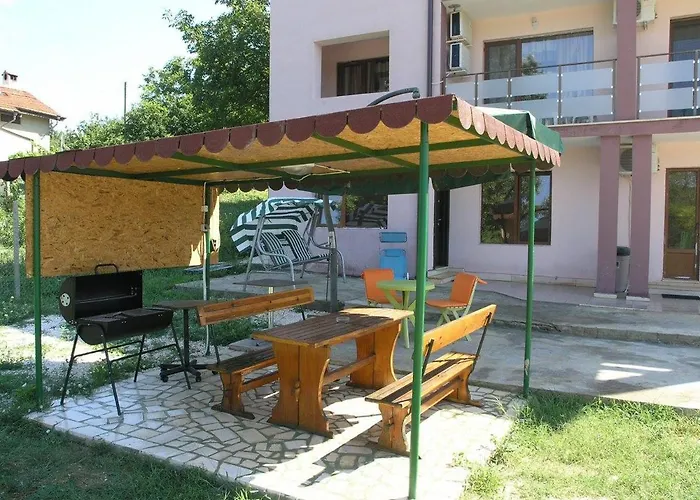 Penchevi 3* Варна