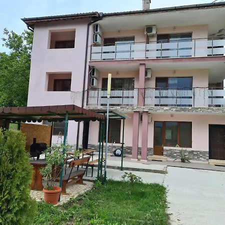 Penchevi Pensionat 3*