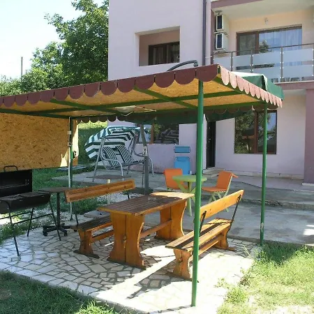 Penchevi 3* Варна